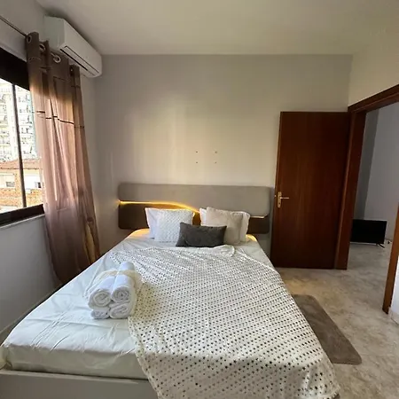 Cozy And Spacios In Ish Blloku * Tirana