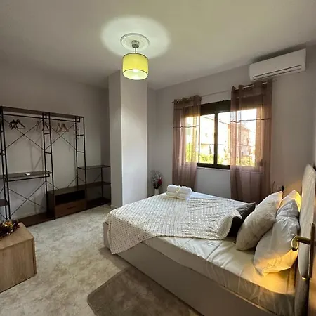 Διαμέρισμα Cozy And Spacios In Ish Blloku